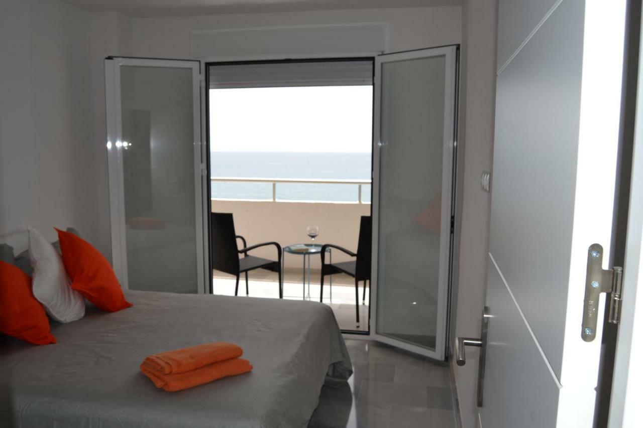 Beach Front Penthouse - Fuengirola Bagian luar foto