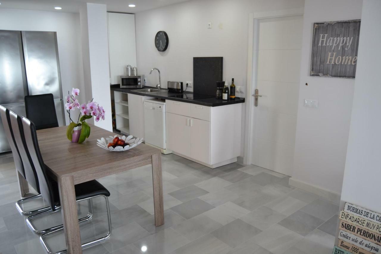 Beach Front Penthouse - Fuengirola Bagian luar foto