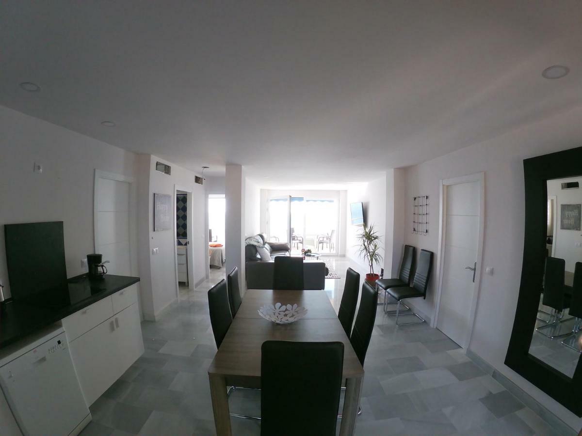 Beach Front Penthouse - Fuengirola Bagian luar foto